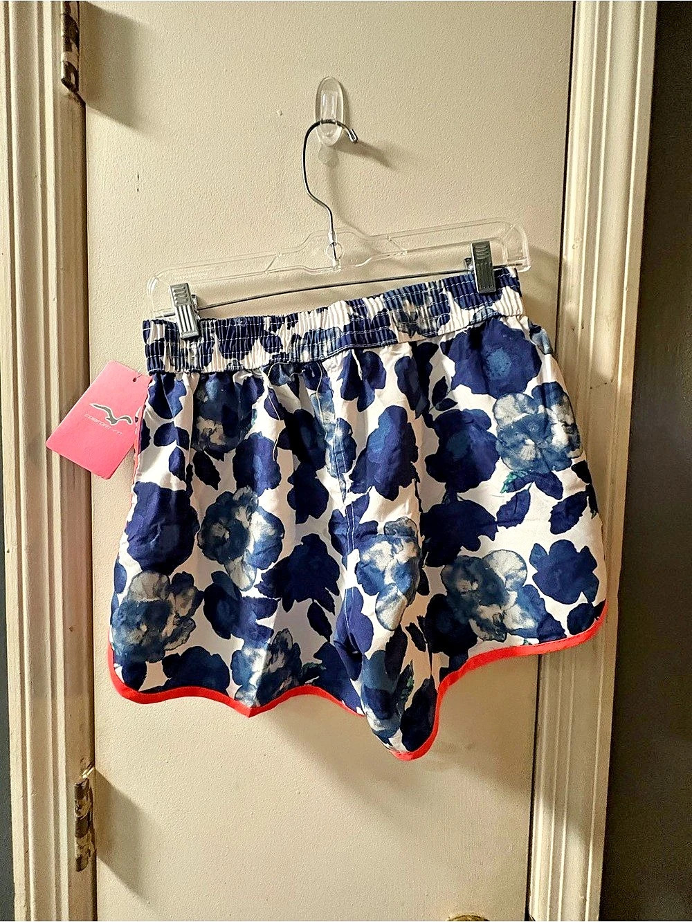 Comfort Fit Floral Athletic Shorts in Blue & White NWT size L